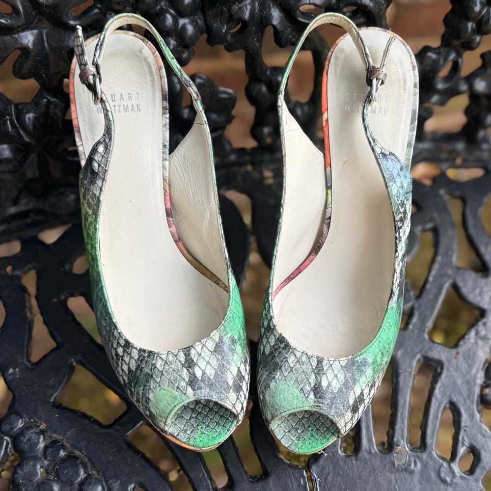🦋Stuart Weitzman Vibrant Green Snakeskin Slingback Heels